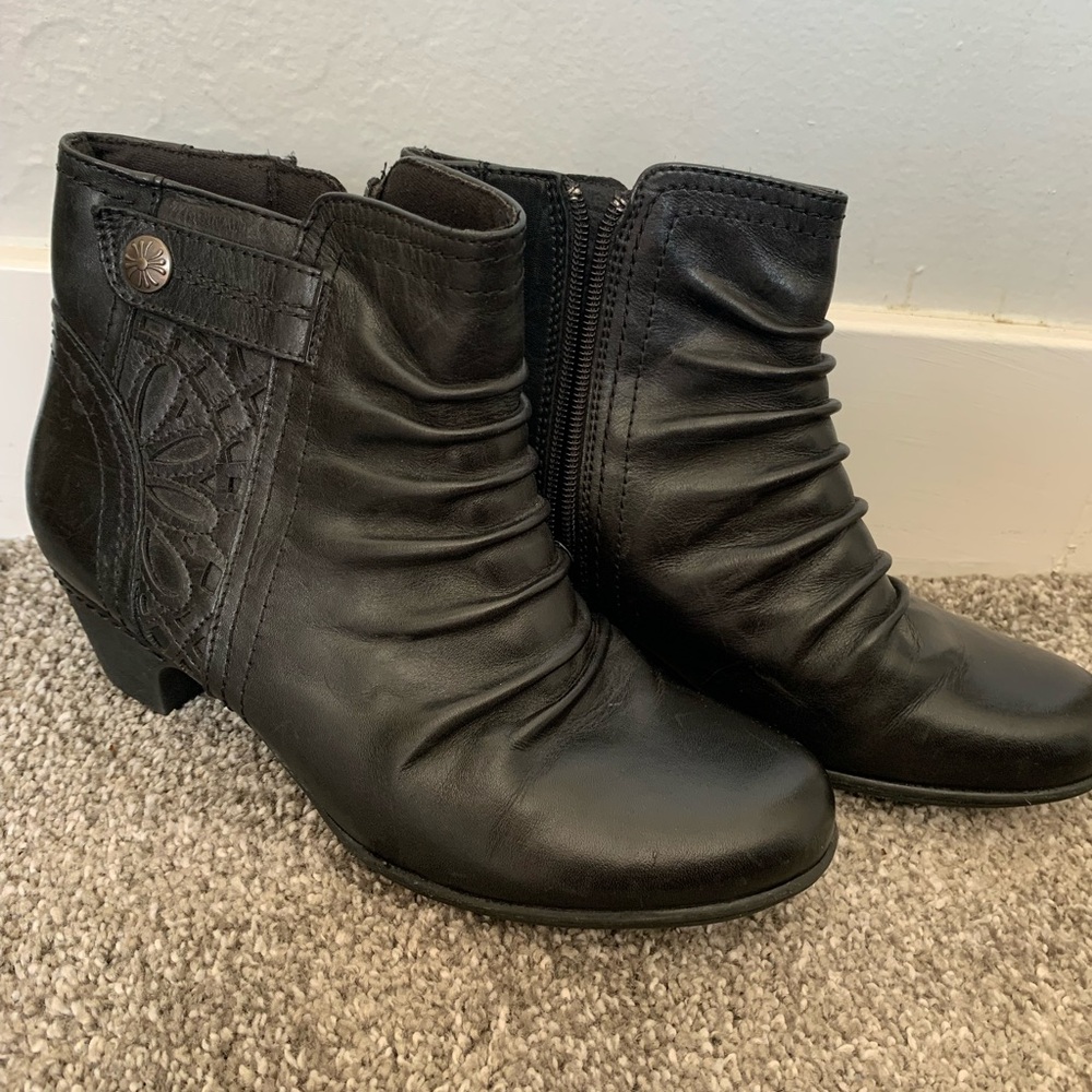 Rockport Black Ankle Boots with Ruched Leather Design